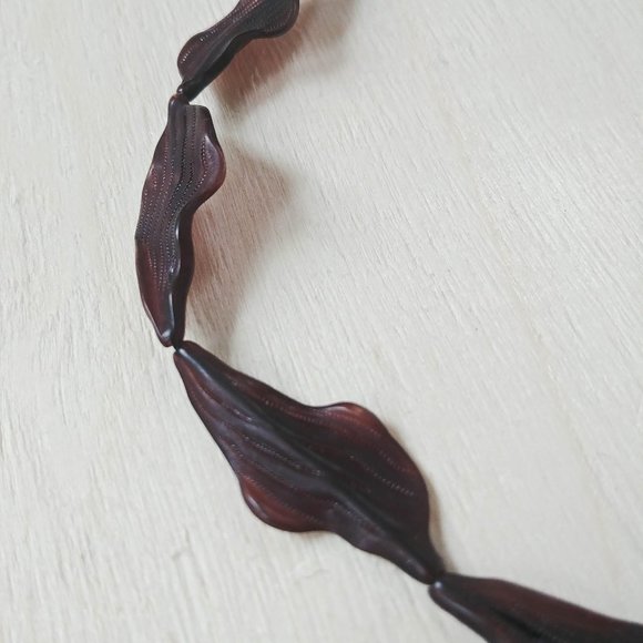 ►Free With Another Bundle ◄ 70s Vintage Leaf Dangle Necklace - Picture 4 of 4